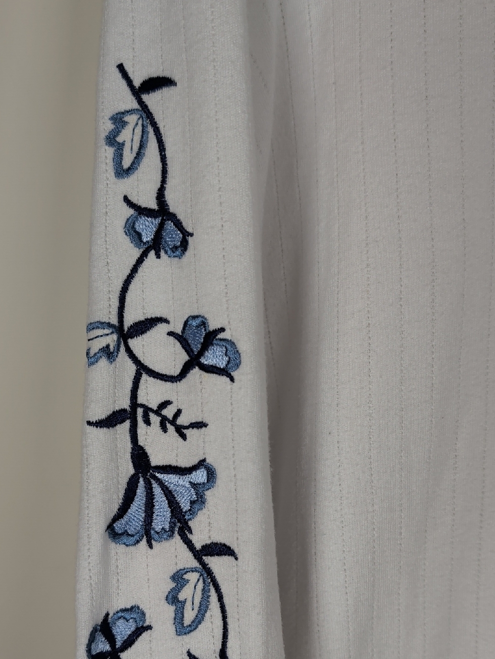 White Embroidered Floral Long-Sleeve Top - Blue Detail - Picture 5 of 10